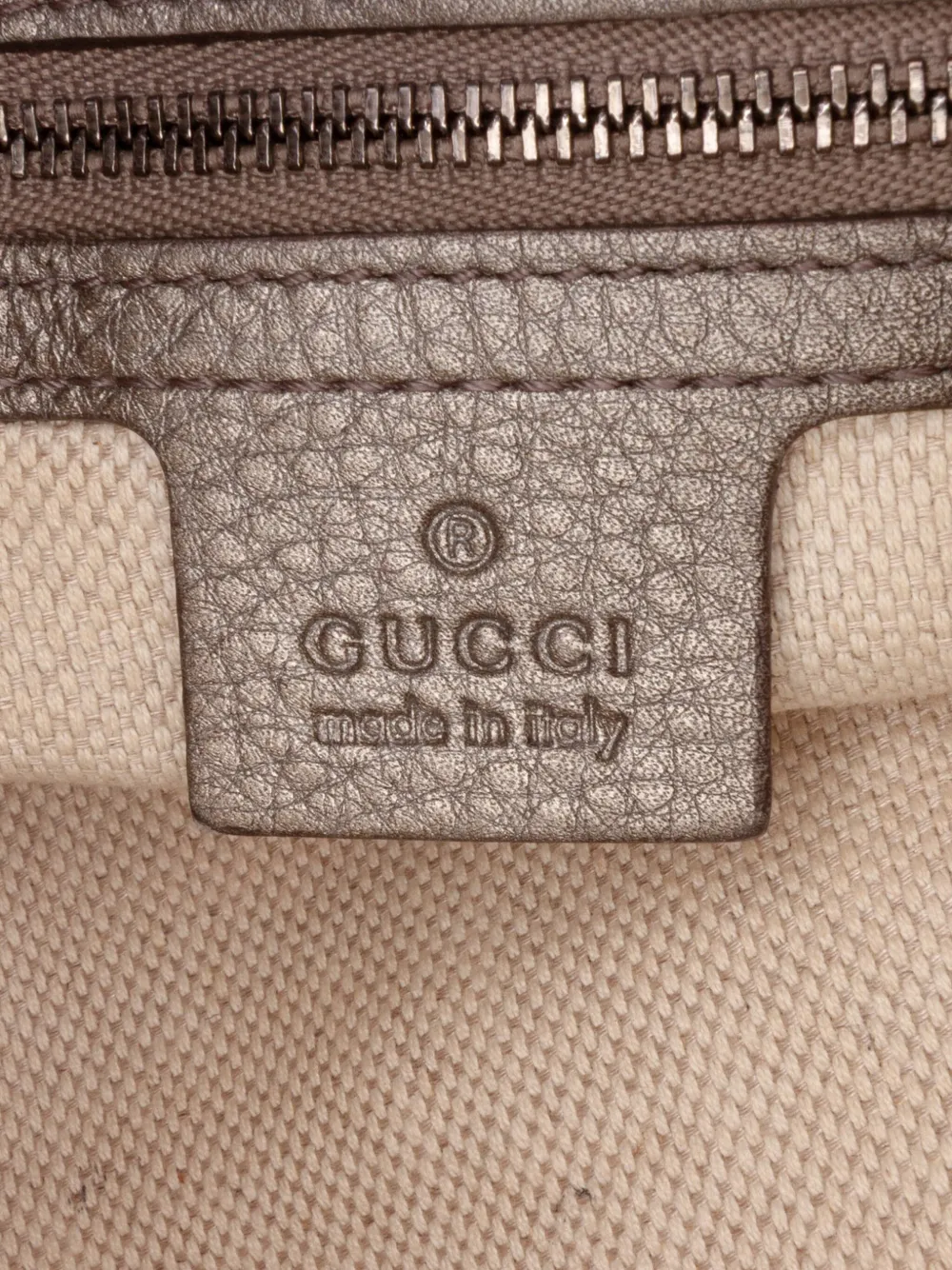 Pre-owned Gucci 2016-2025 Medium Leather Soho Chain Tote Bag In Silver