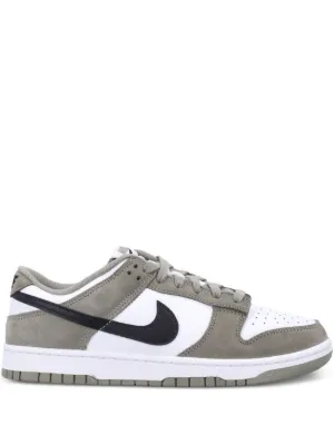 Nike Dunk Low スニーカー | ブラウン | FARFETCH JP