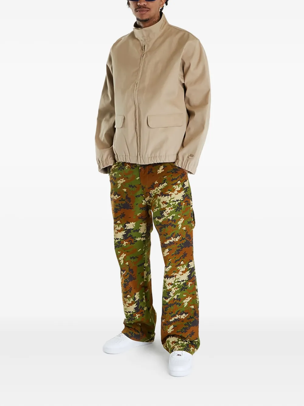 Nike zip-fastening pocketed windbreaker | Sport Jackets & Windbreakers | Image 2