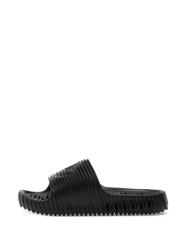 Adidas Slide Adilette 25 | Preto | FARFETCH BR