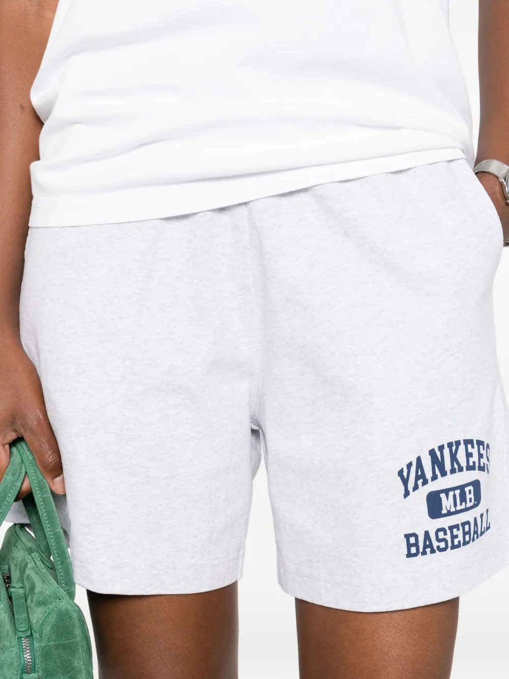 Sporty And Rich X New York Yankees Knee-length Shorts In Gray