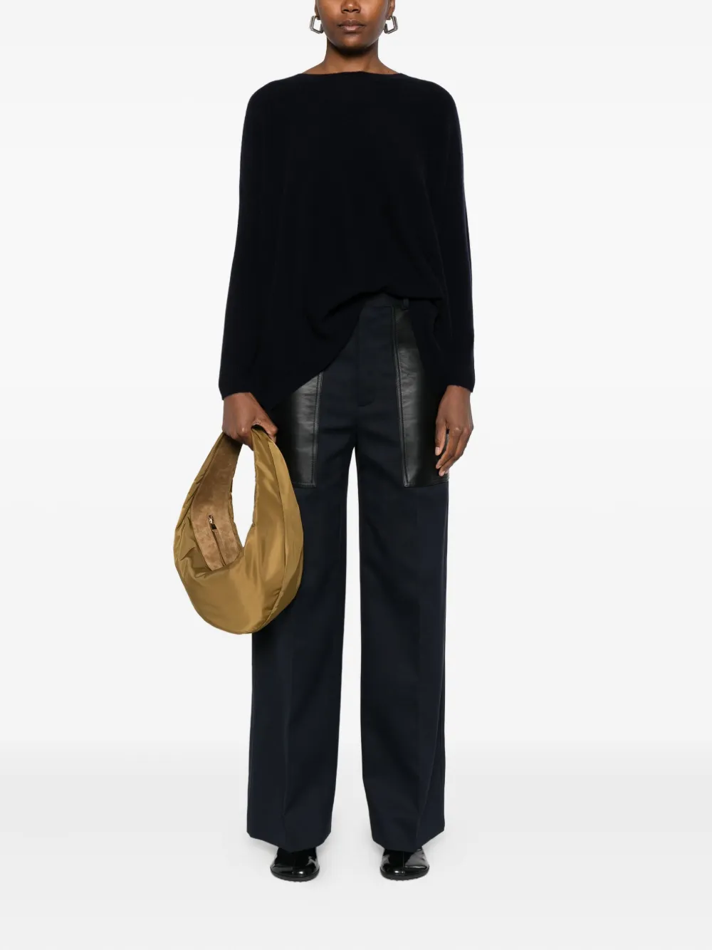 Kujten Cashmere Round-neck Sweater In Black