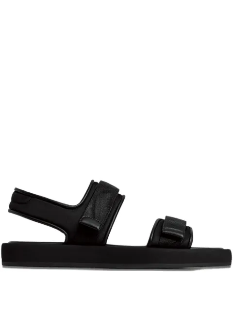 12 STOREEZ touch-strap sandals