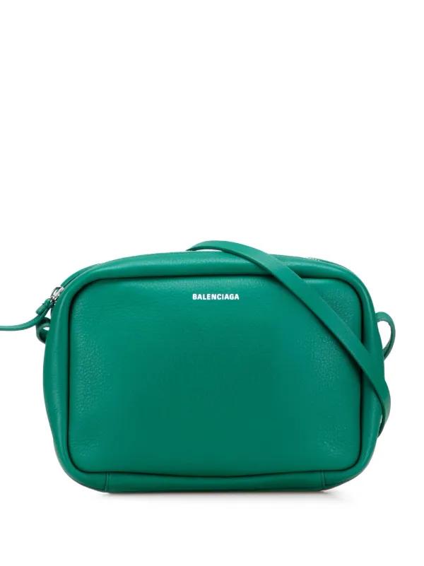 新品未使用 balenciaga signature camera bag S Balenciaga // Black Logo Camera Bag – VSP Consignment
