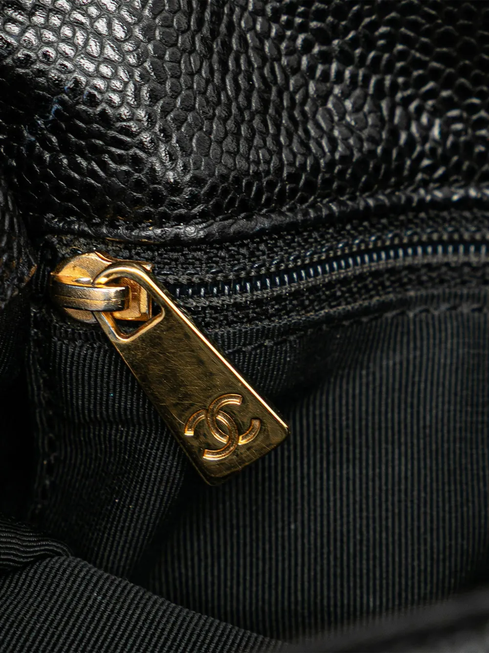 Pre-owned Chanel 2000-2002 Cc Caviar Wood Top Handle Tote Bag In Black