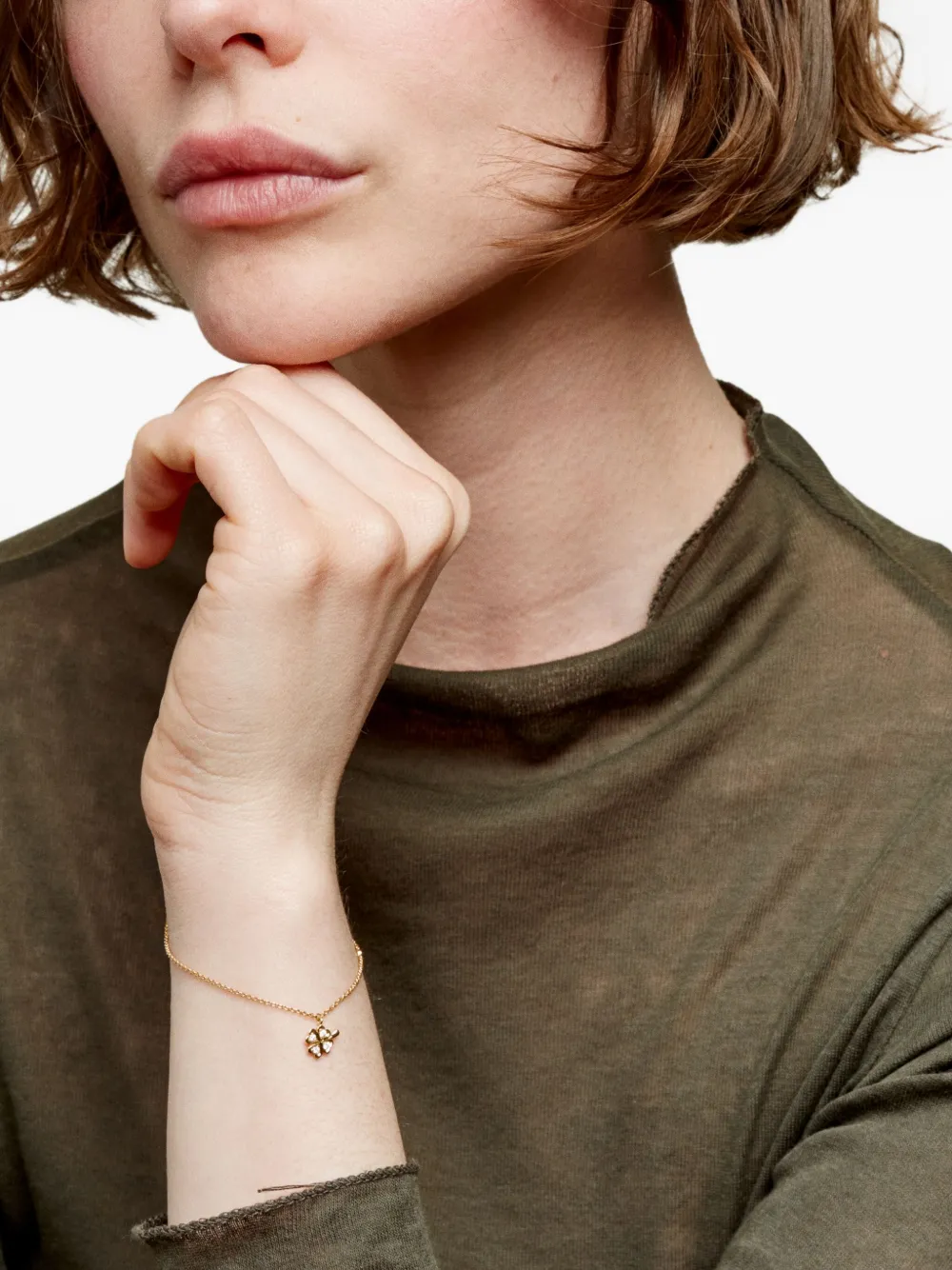 We by WHITEbIRD 18kt Gold Clover Diamond bracelet | Image 2