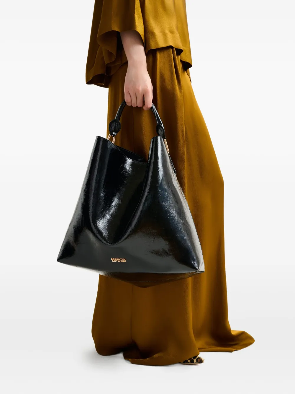 Essentiel Antwerp rolled-handle gloss shopper bag - Zwart