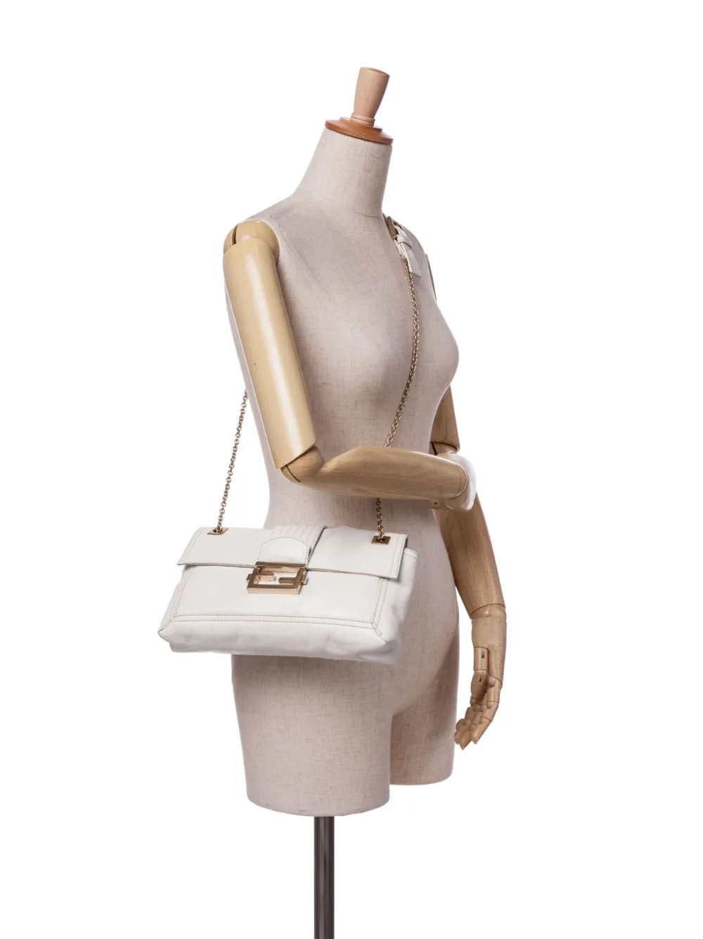 Fendi Pre-Owned 2010-2025 Leather Chain Baguette crossbody bag | Pre-Owned | Image 2