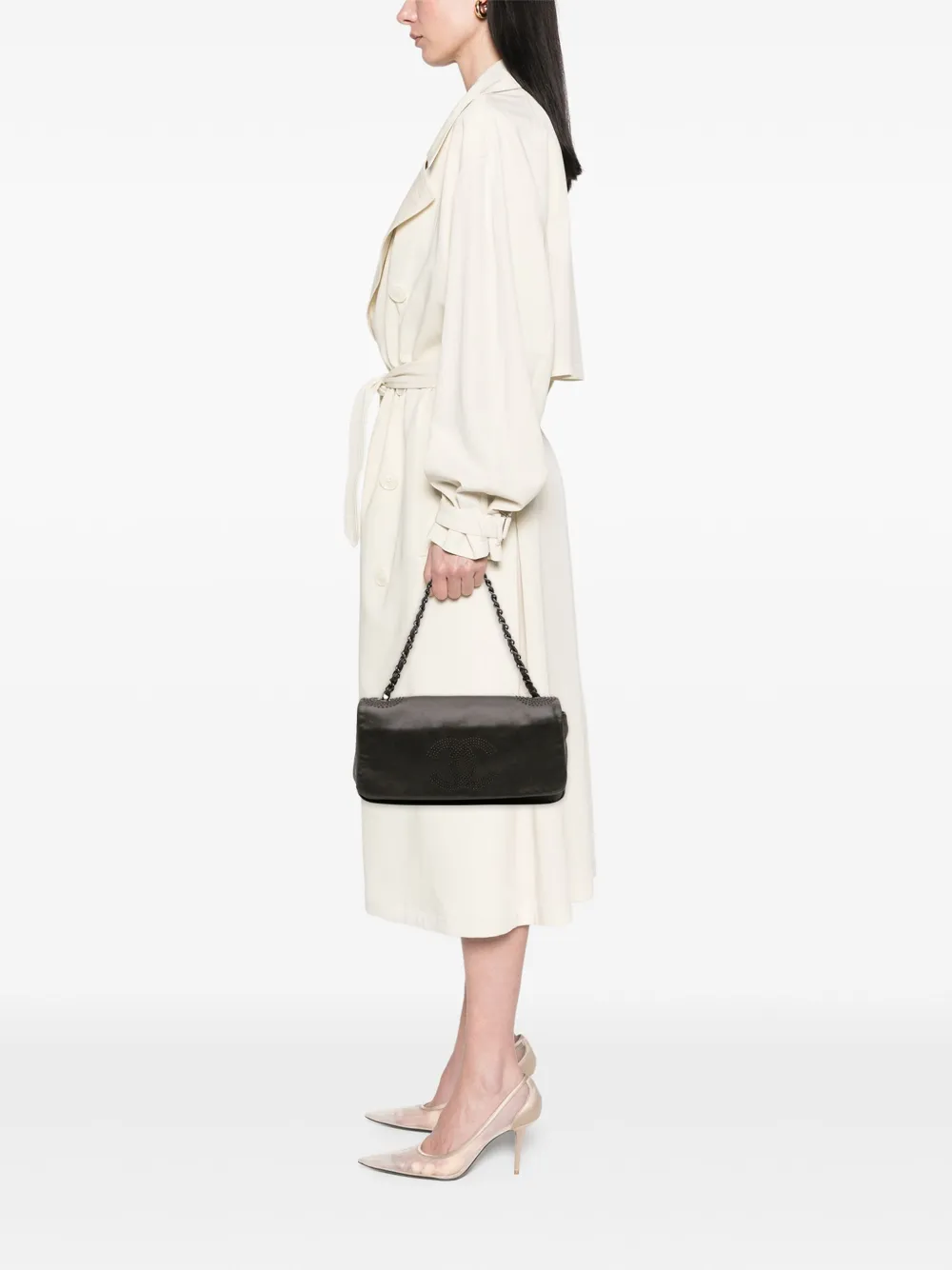 CHANEL Pre-Owned 2008-2009 CC Studded Lambskin East West Flap shoulder bag | Pre-Owned | Image 2