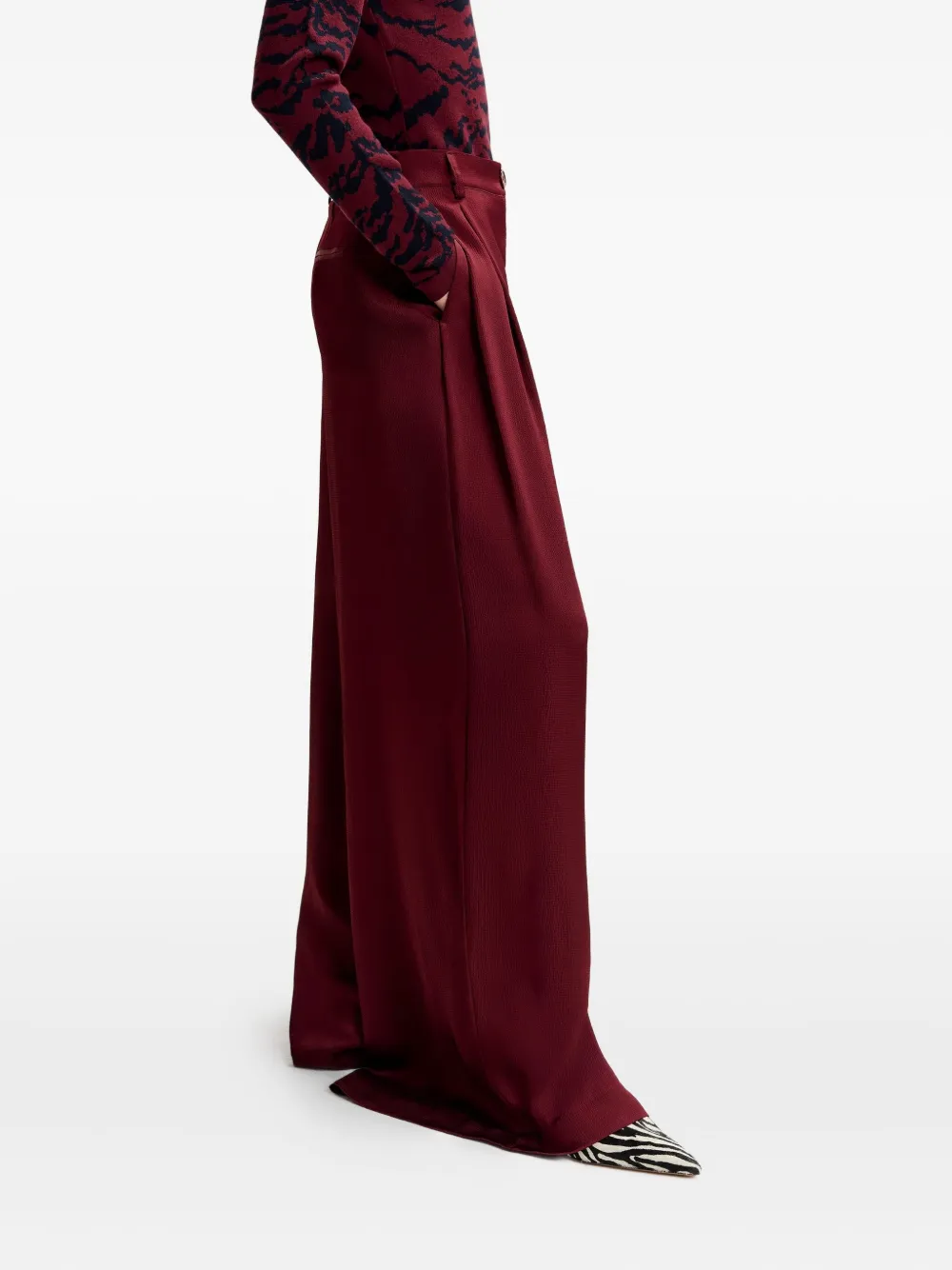 Essentiel Antwerp Inovember Pleated Palazzo Pants In Red