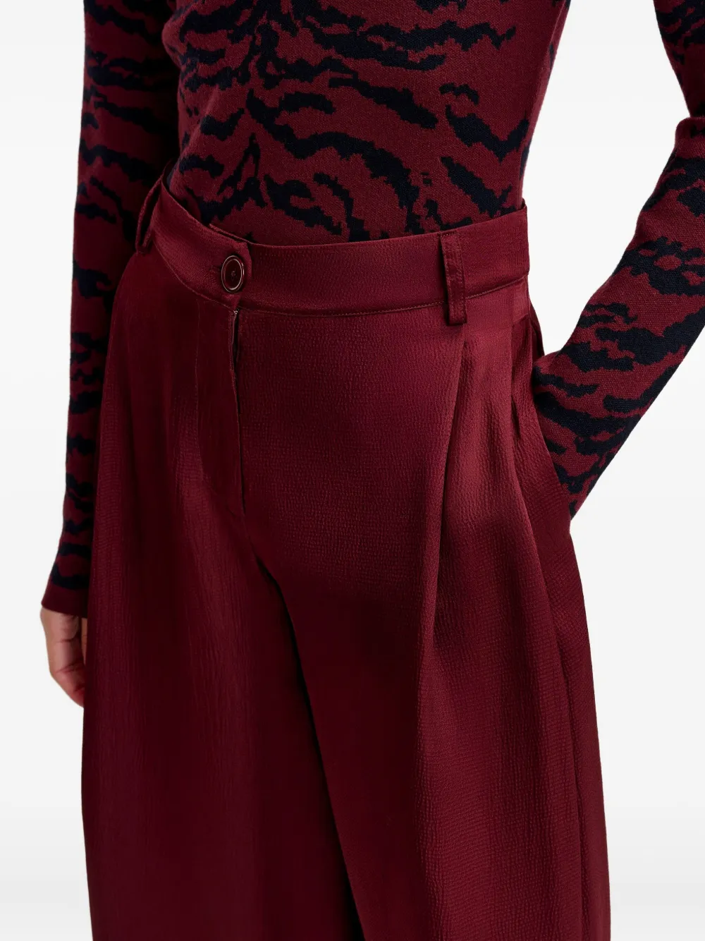 Essentiel Antwerp Inovember Pleated Palazzo Pants In Red