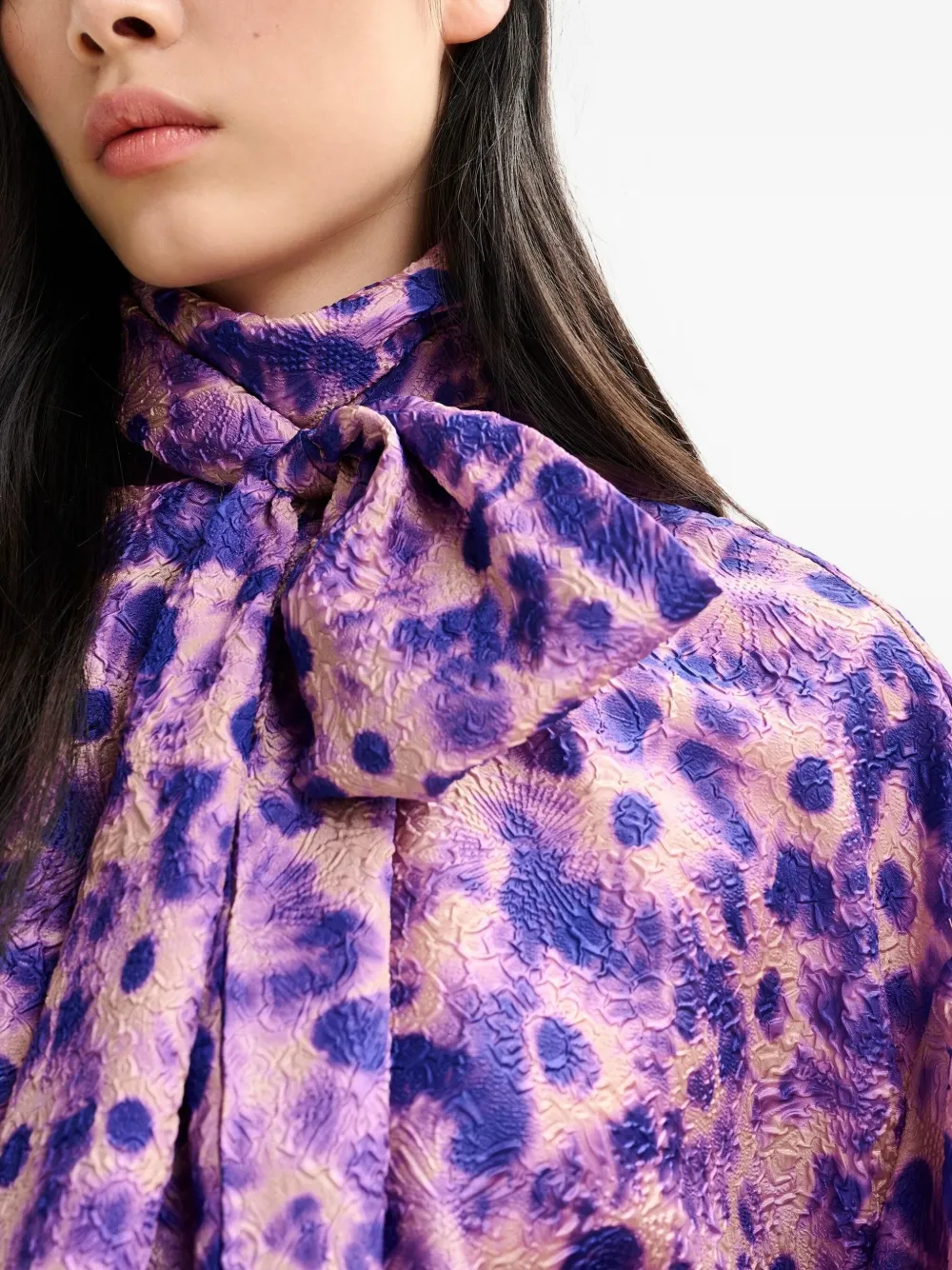 Essentiel Antwerp Abstract-print Tie-neck Blouse In Purple