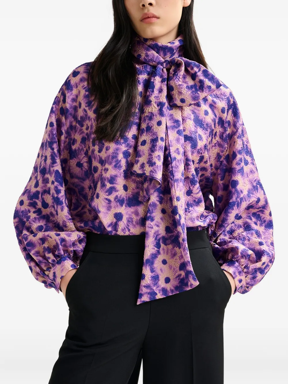 Essentiel Antwerp Abstract-print Tie-neck Blouse In Purple