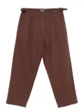 izzue logo-patch trousers - Brown