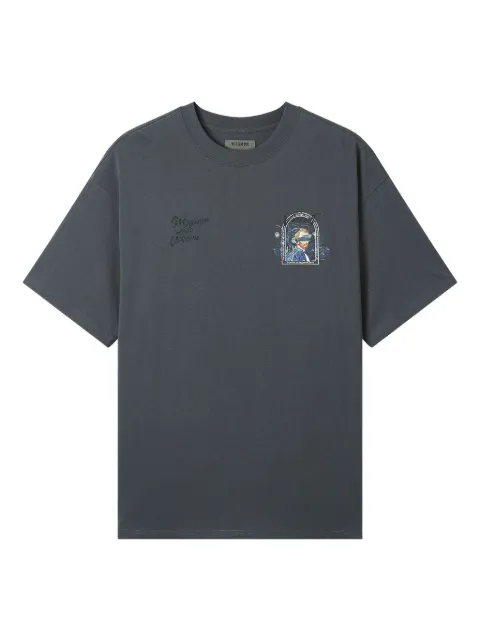 Musium Div. playera con estampado de caras