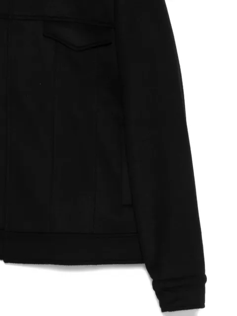 Costumein chamarra con bolsillos y solapa