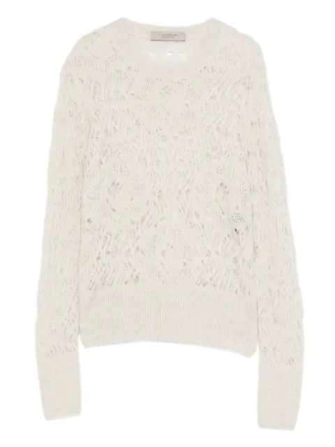 D.Exterior lace-pattern sweater