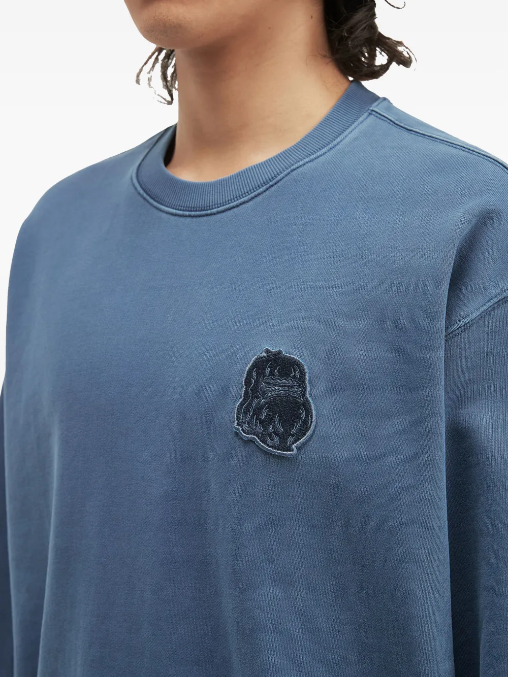 Fingercroxx Embroidered Crew-neck Sweatshirt In Blue