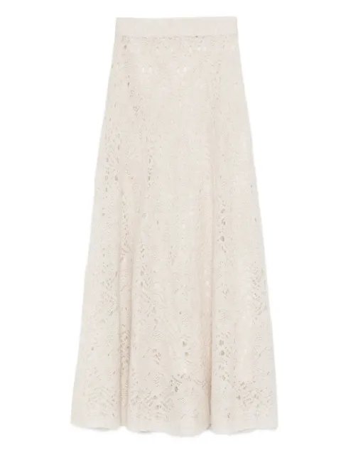 D.Exterior lace-pattern flared skirt