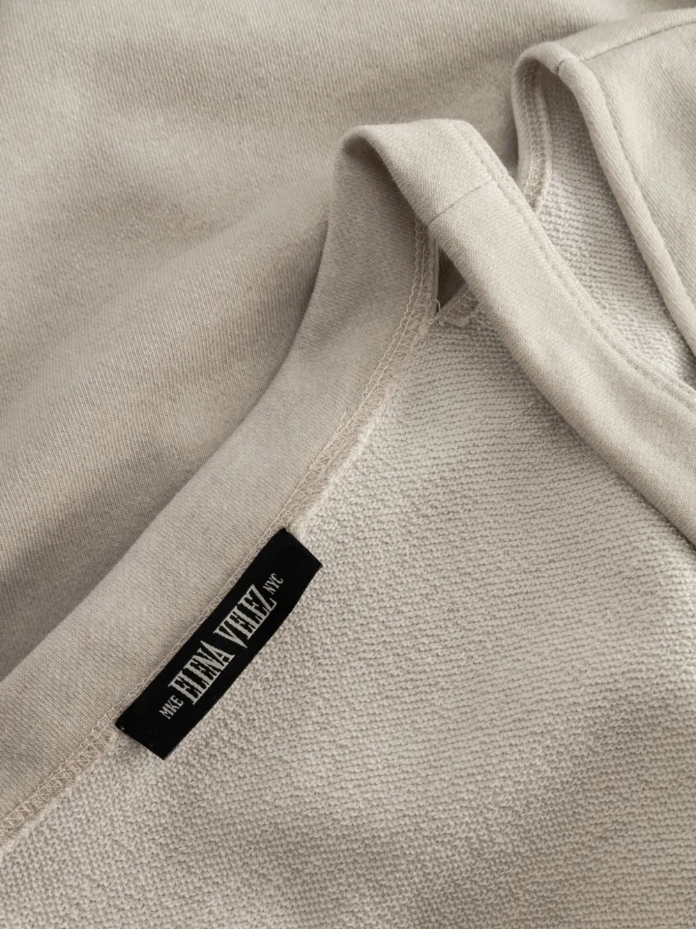 Elena Velez Top met leren afwerking en rits Beige