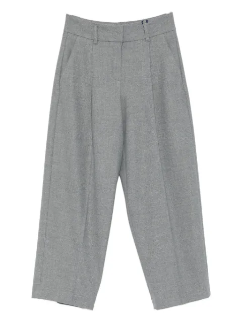 Seductive pleated trousers