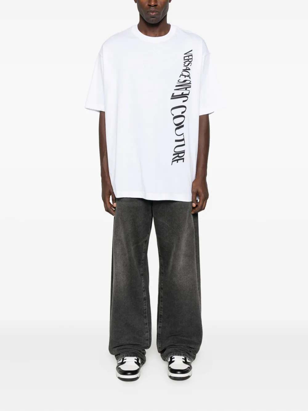 Versace Jeans Couture vertical-logo T-shirt - Wit
