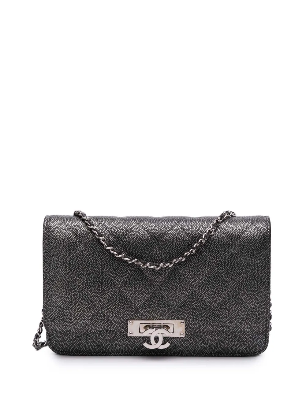 CHANEL Pre-Owned 2019 Quilted Metallic Caviar Golden Class Wallet On CHANEL Pre-Owned 2019 Quilted Metallic Caviar Golden Class Wallet On