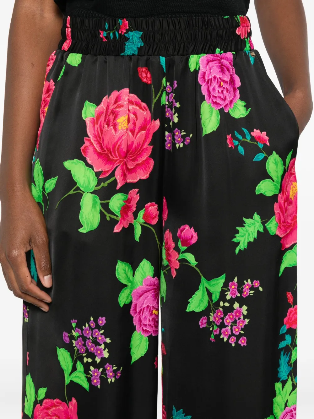 NISSA Broek met elastische taille en bloemenprint Zwart