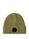 C.P. Company ribbed logo-patch beanie - Green