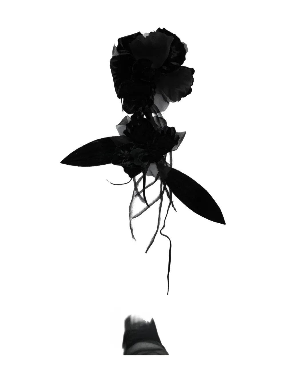 Alberta Ferretti rose-detail frayed-edges  brooch | Black | Image 1