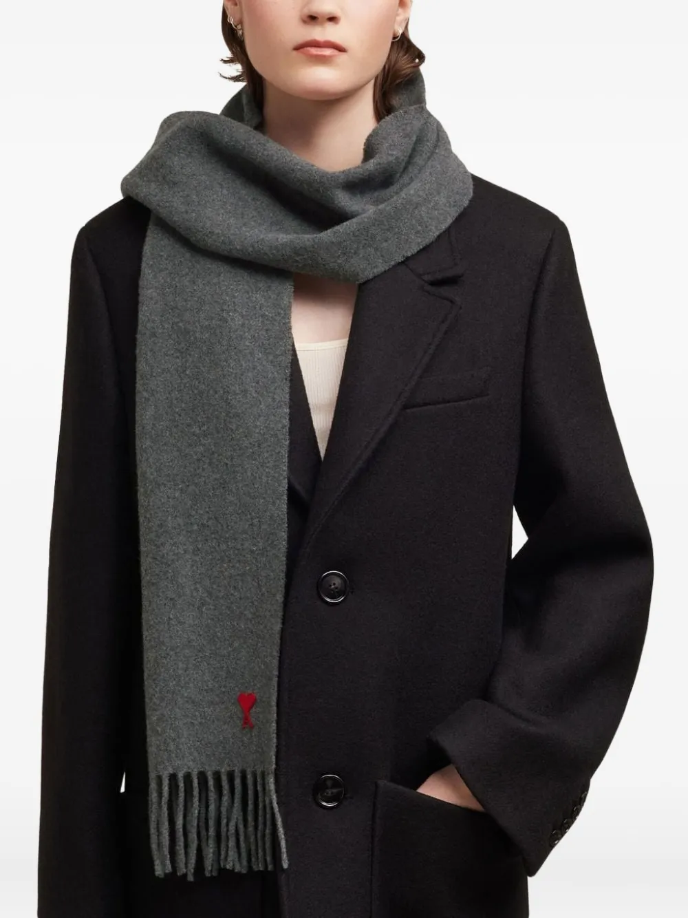 AMI Paris embroidered logo scarf - Grijs