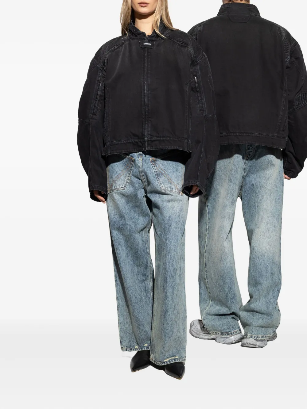VETEMENTS distressed V-yoke jeans - Blauw