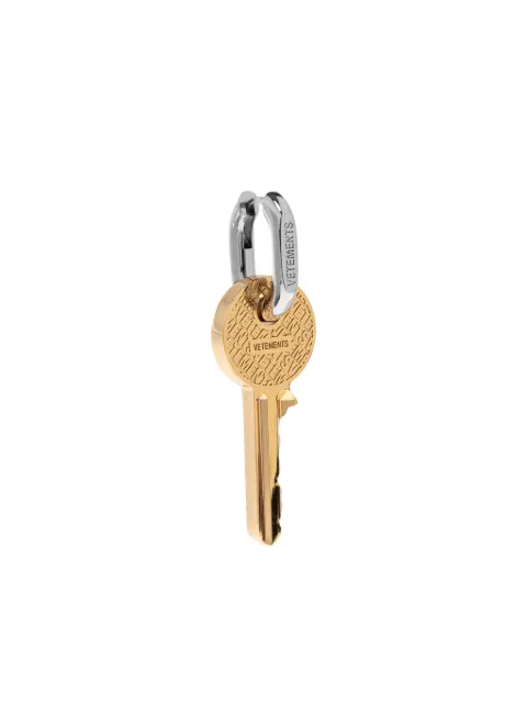 VETEMENTS pendiente con charm de llave
