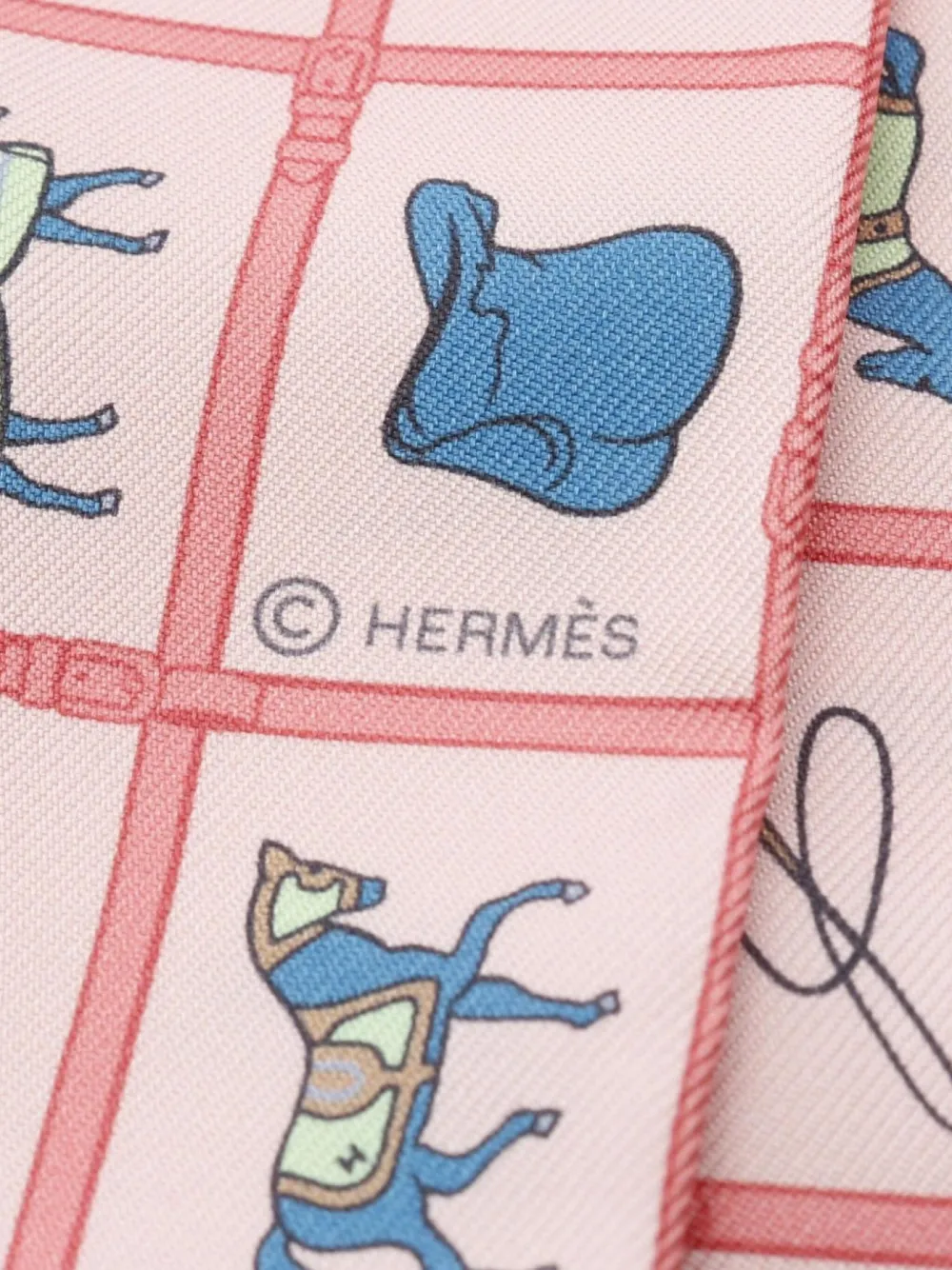Pre-owned Hermes 2020s Couvertures Et Tenues De Jour Silk Scarf In Pink