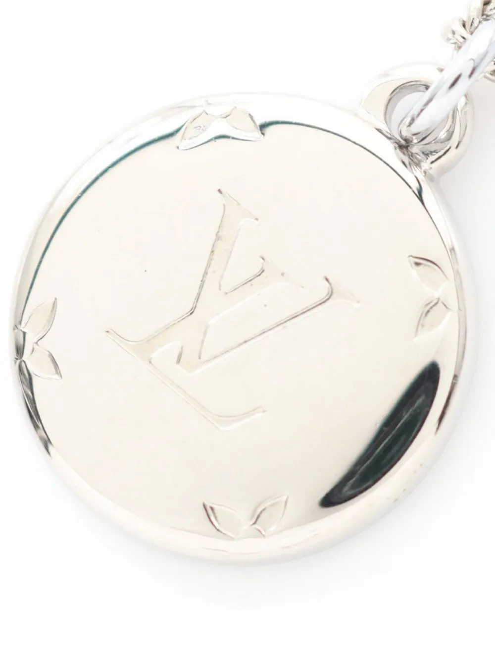Louis Vuitton Pre-Owned 2022 logo necklace | Women | Image 2