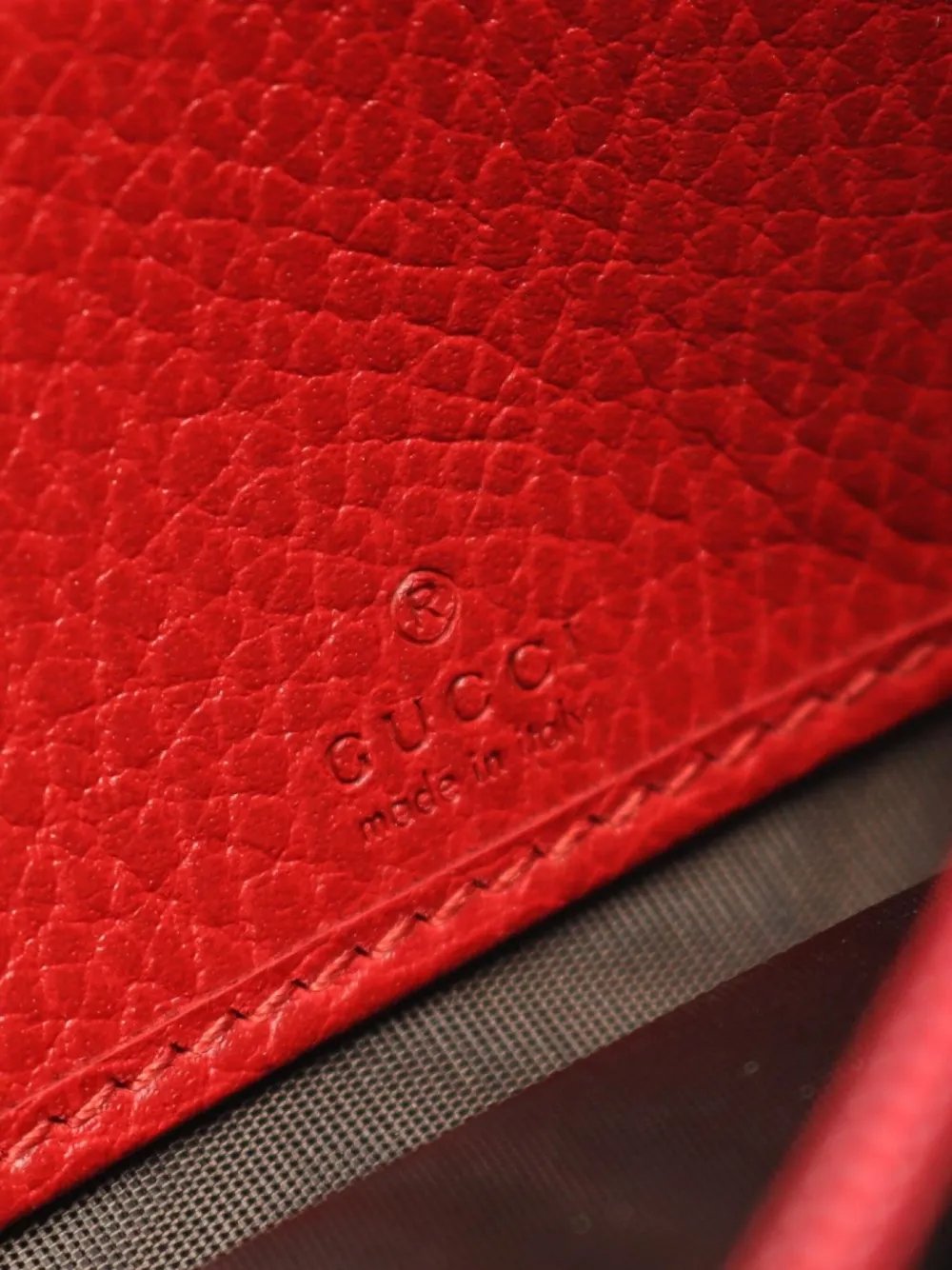 Pre-owned Gucci 2010s Gg Marmont Wallet In Red