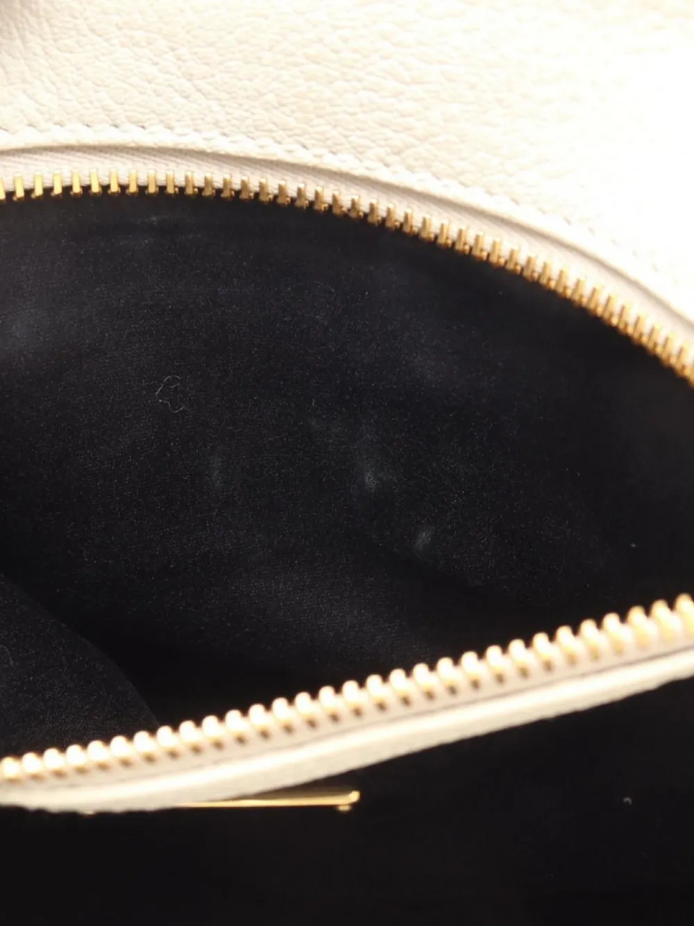 Pre-owned Miu Miu 2000s Madras Leather Handbag In White