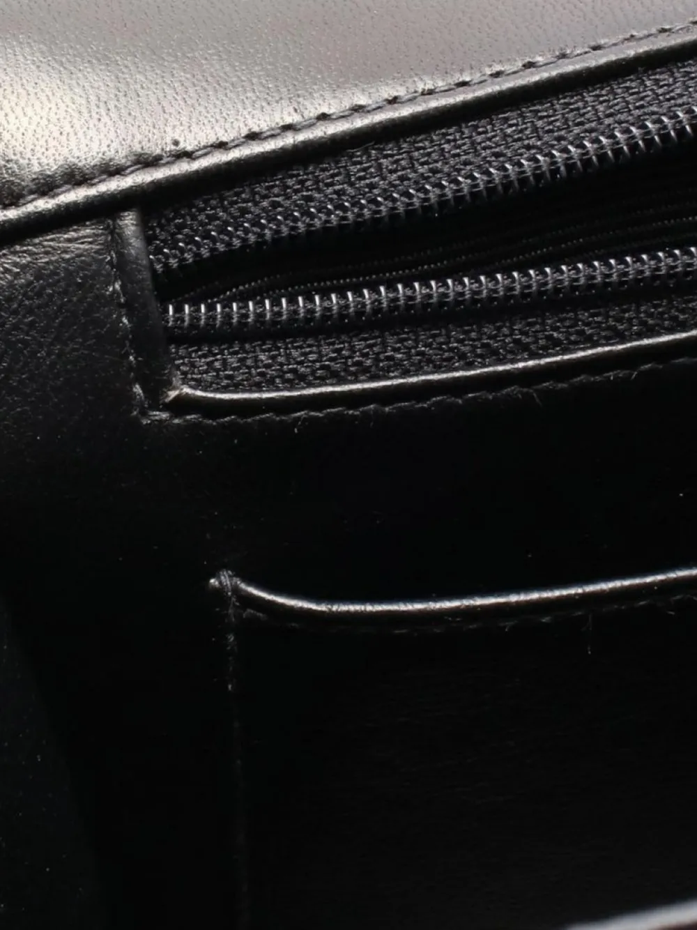 Pre-owned Chanel 1990s Matelassé Chain Shoulder Bag In Black
