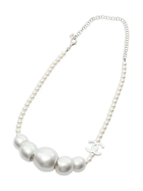 CHANEL Pre-Owned 1980s coco mark pearl necklace