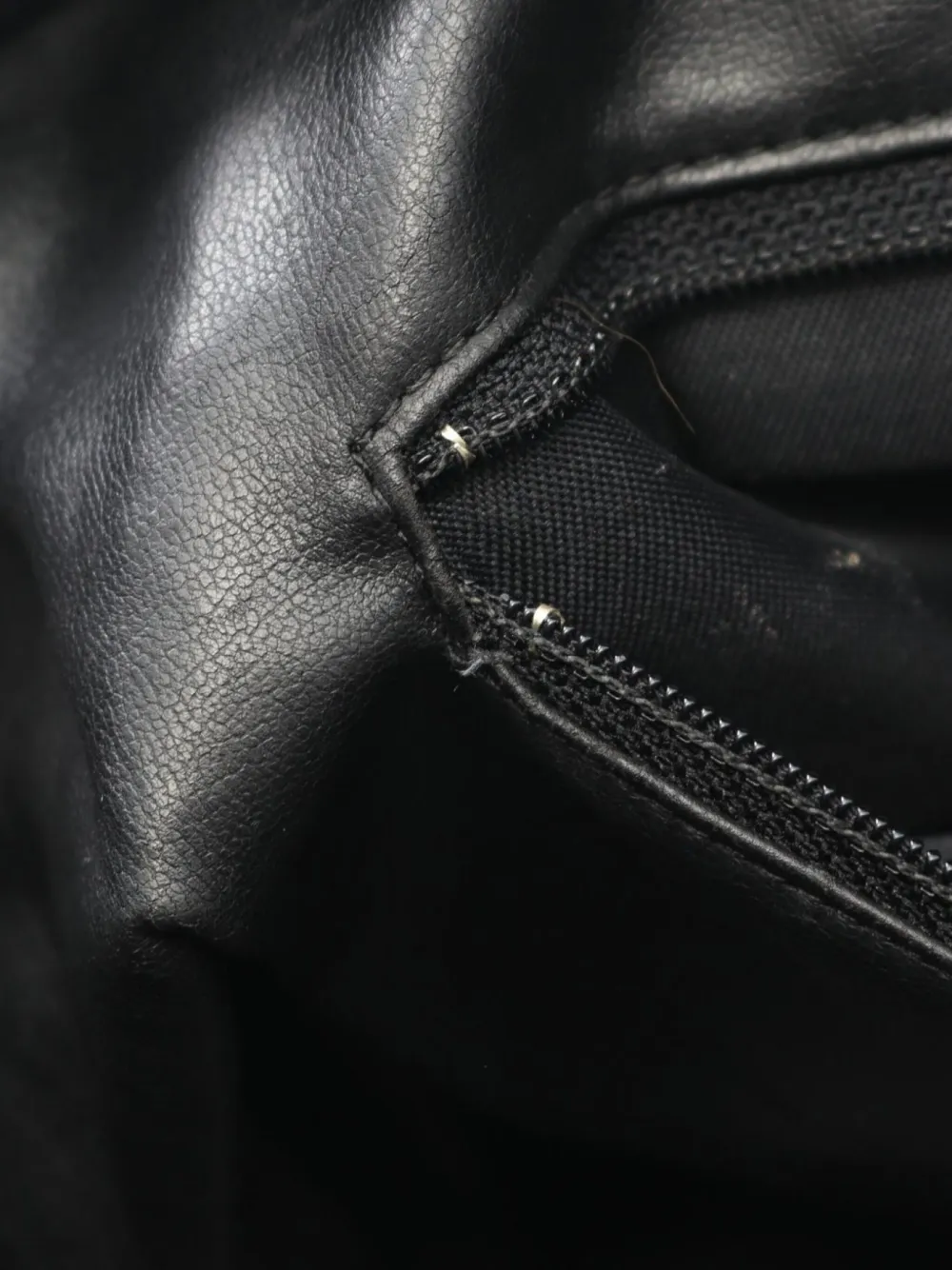 Pre-owned Chanel 2000s Coco Mark Tote Bag In Black