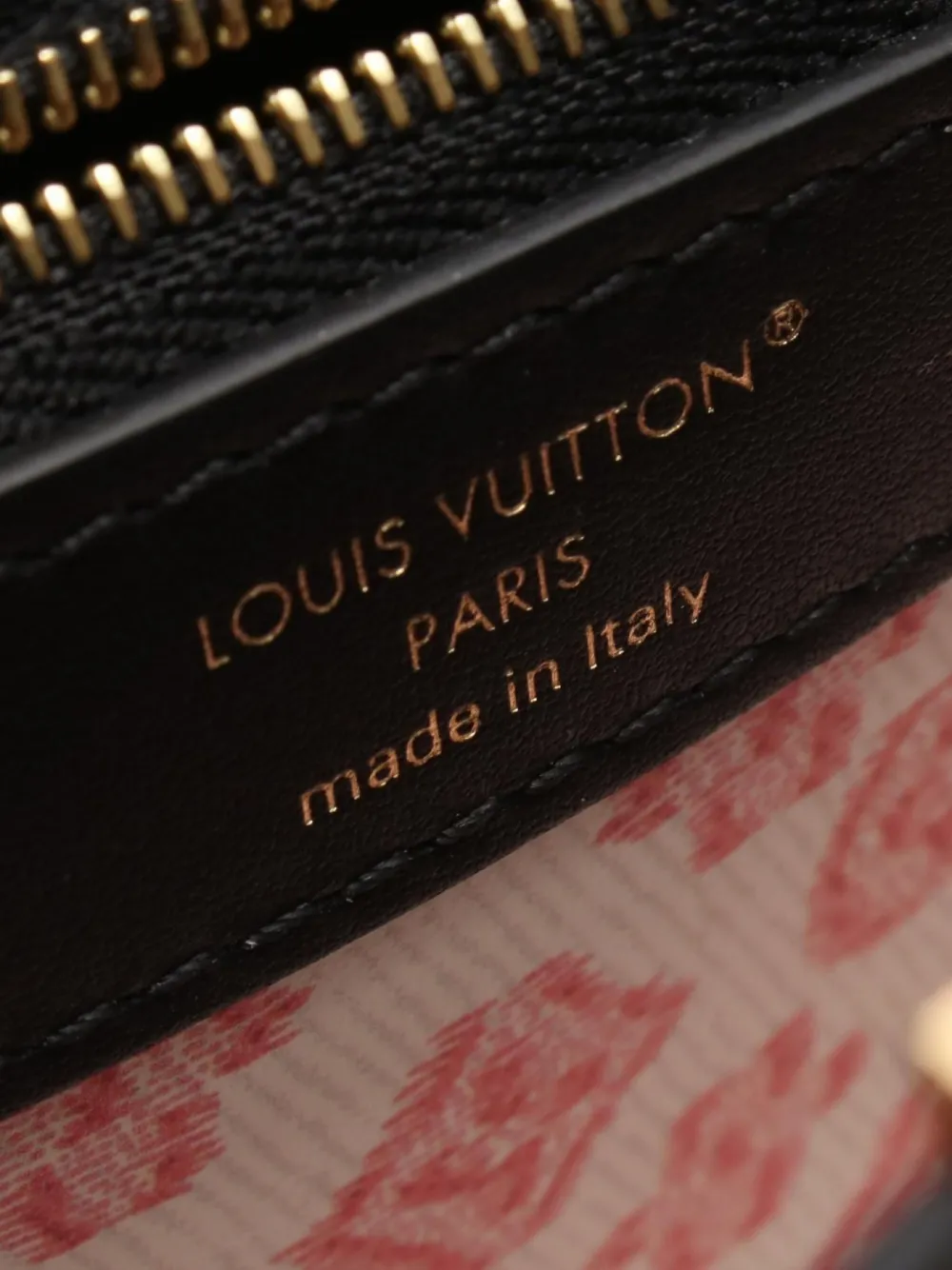 Pre-owned Louis Vuitton 2021 Mini Capucines Handbag In Neutral