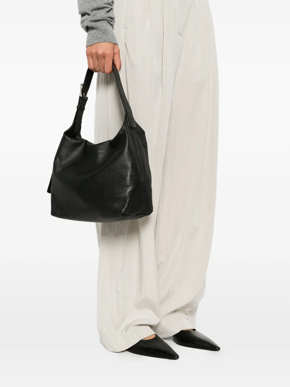 The Row Isa buckle-fastening leather shoulder bag Zwart
