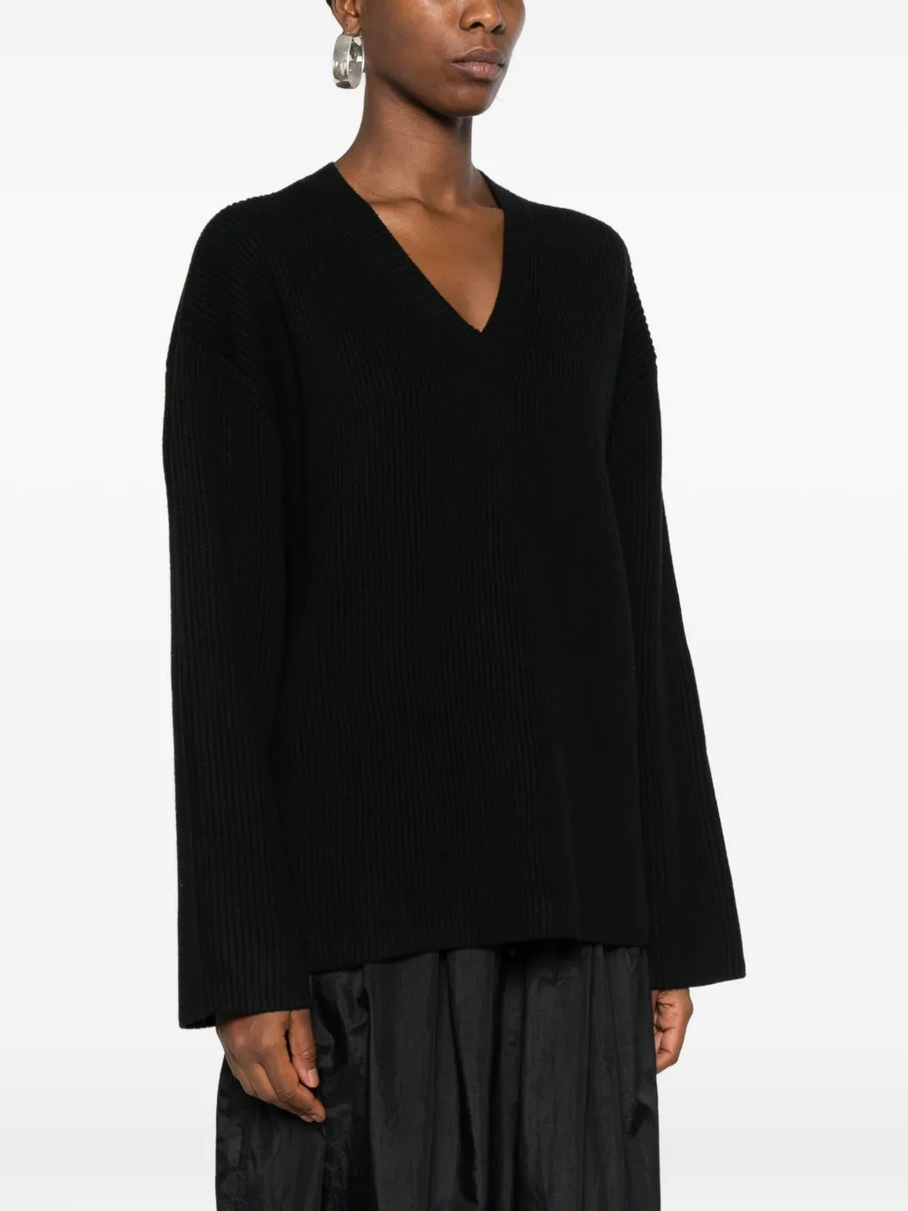 6397 Ribbed V-neck Jumper In Black