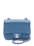 CHANEL Pre-Owned 2017-2018 Chevron V-stitch chain shoulder bag - Blue