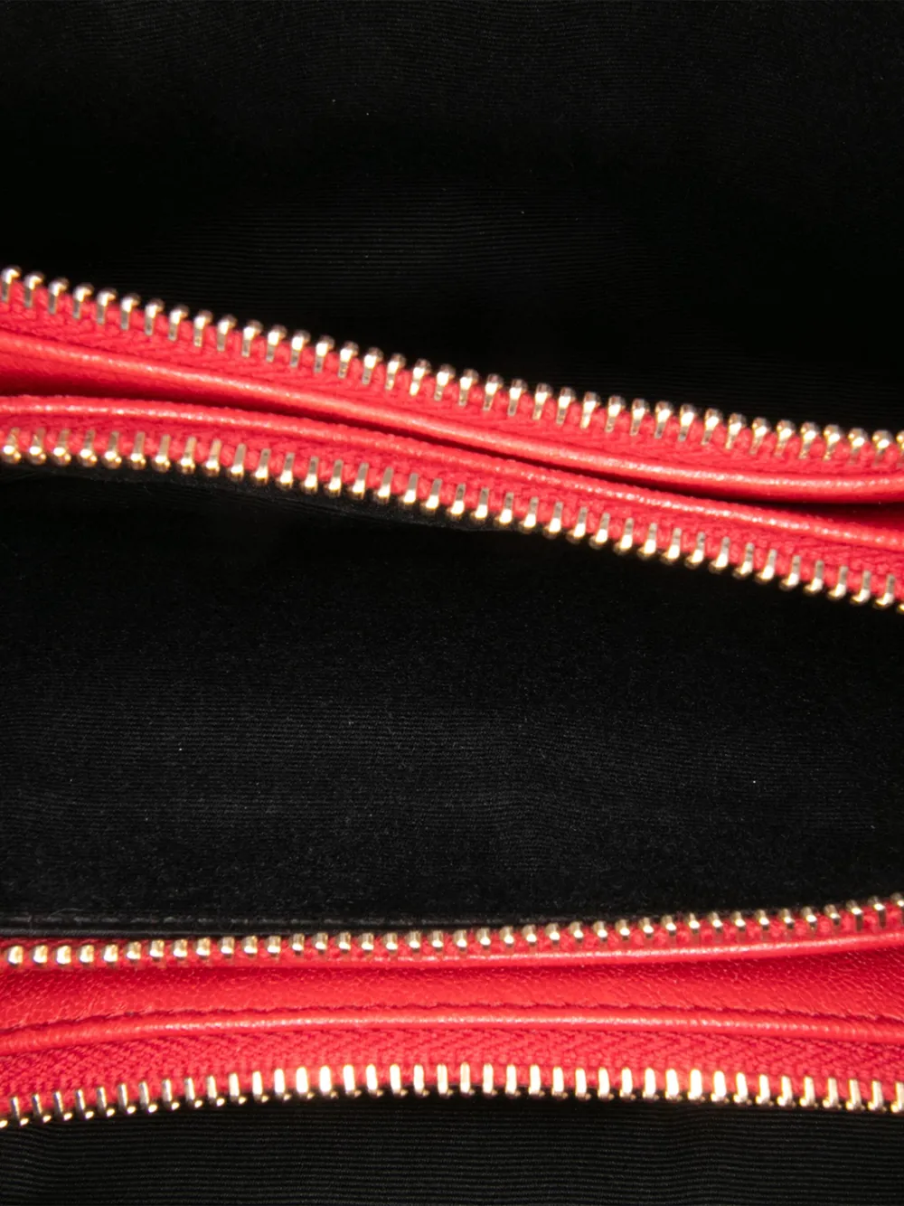 Pre-owned Saint Laurent 2019 Diamond Quilted Lambskin Angie Chain Bag Crossbody Bag In Red
