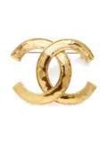 CHANEL Pre-Owned 1994 CC Mark brooch - Gold