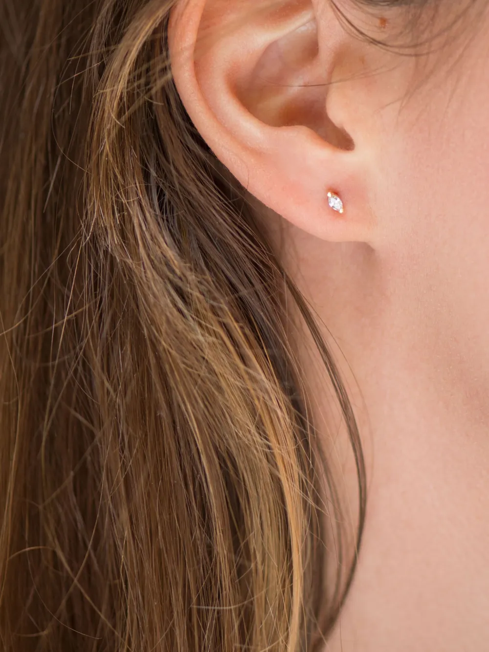 18k Yellow Gold Marquise Diamond Earring