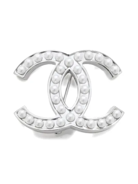 CHANEL Pre-Owned 2006 pearl CC brooch