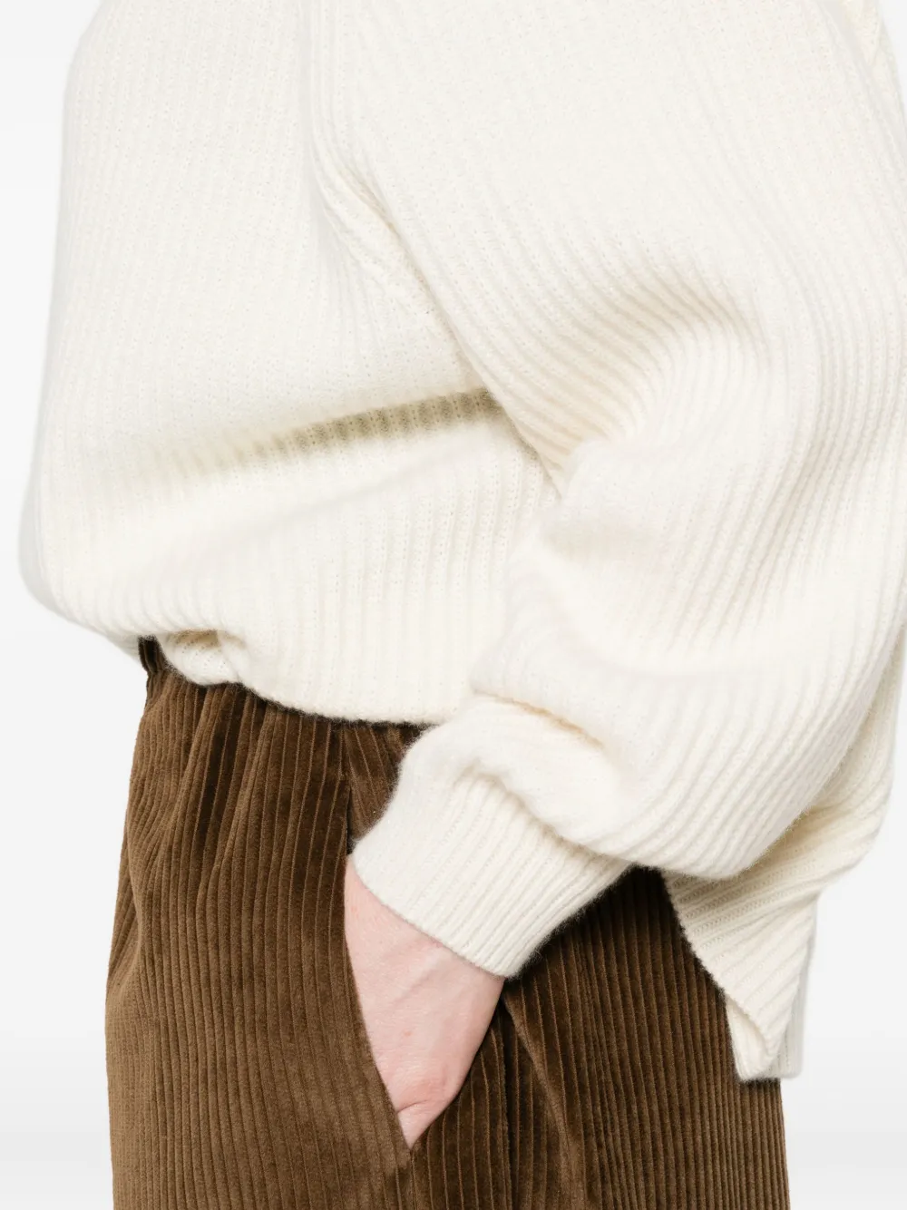 Dušan Ribbed Raglan Sweater In Neutral