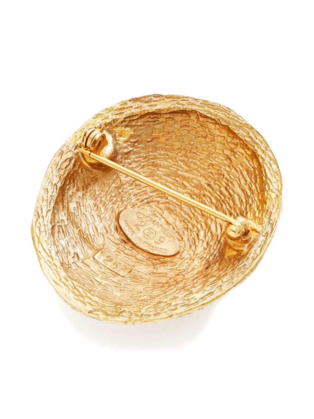 Pre-owned Chanel 1994 Interlocking Cc Brooch In Gold